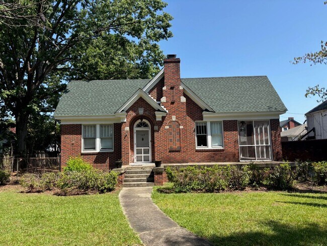 Building Photo - 1103 Parkside Dr