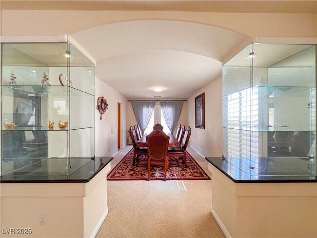 Building Photo - 6586 Shadow Cove Ave