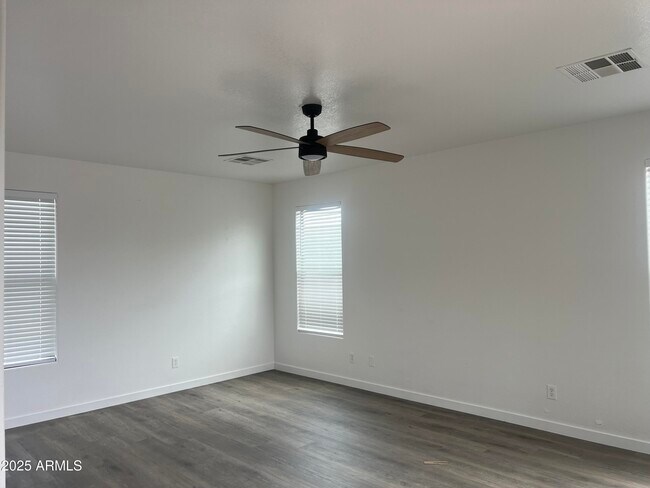 Building Photo - 3915 E Morelos St