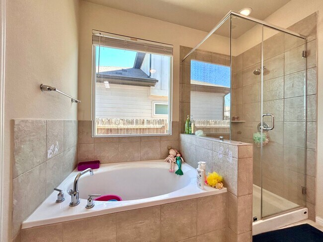 Building Photo - 445 Arrowhead Vine St