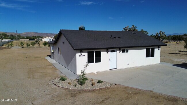 Building Photo - 40235 17th St W