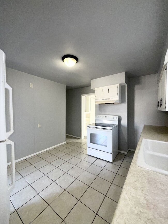 Building Photo - 1409-1409 1/2 18th Ave