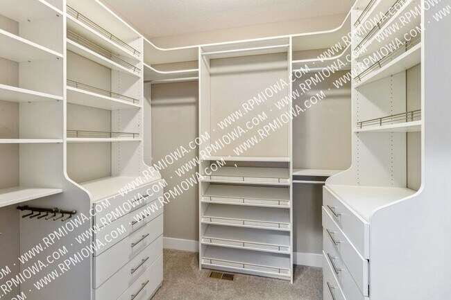 Building Photo - 499 S Bluestone Way