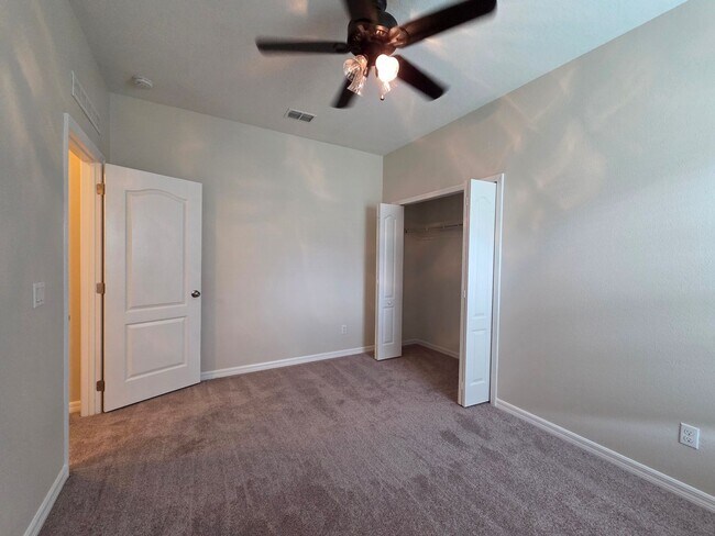 Building Photo - Three Bedroom Home at Lake Pleasant Cove in Apopka