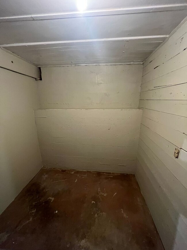 Building Photo - Cozy 2 Bedroom in Charming Everett Neighbo...