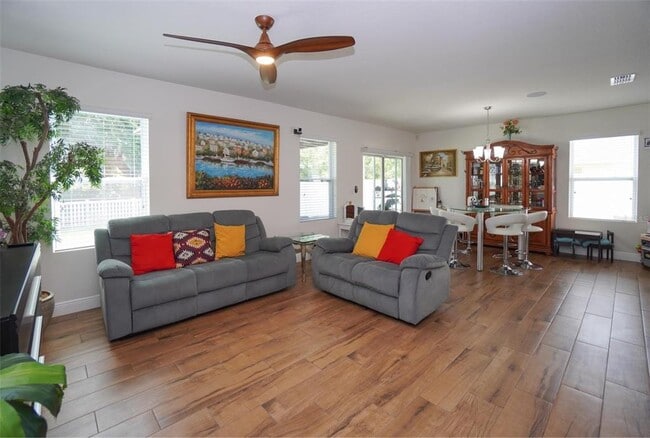 Building Photo - 1588 Diamond Loop Dr