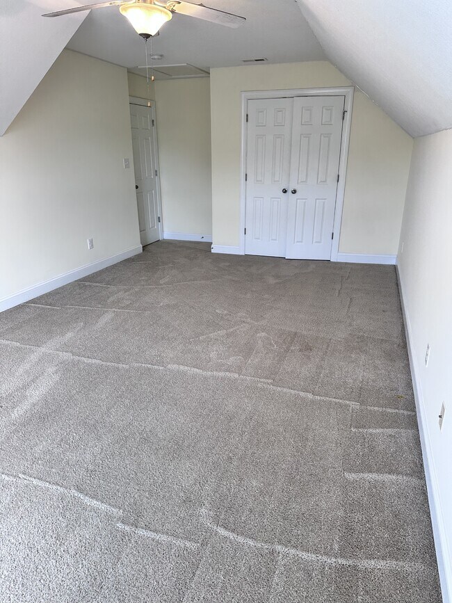 Building Photo - 114 Hills Lorough Loop