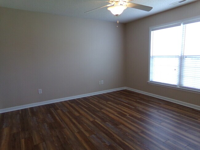 Building Photo - 421 Nordhoff St