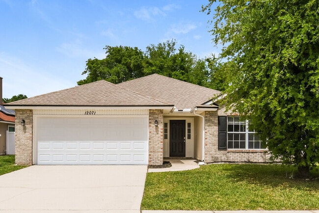 Building Photo - 12071 Sunchase Dr