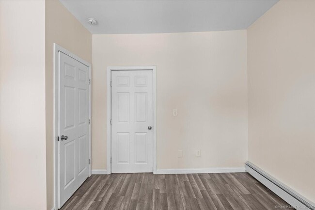 Building Photo - 204 Magnolia St