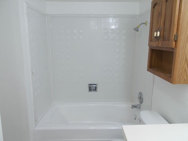 Building Photo - Charming 2-Story 3 Bedroom Townhome