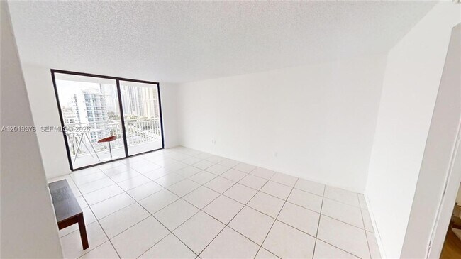 Building Photo - 210 174th St