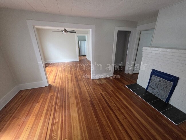 Building Photo - 161 Logan Ave