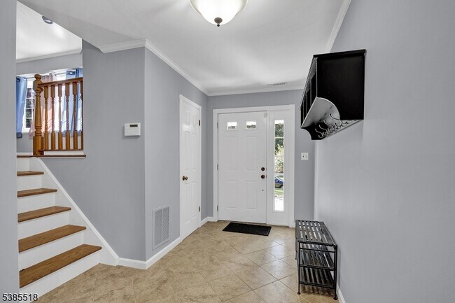 Building Photo - 42 Stonewyck Rd