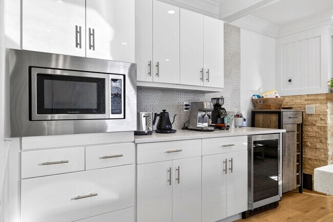 Building Photo - 18-20 Arlington St