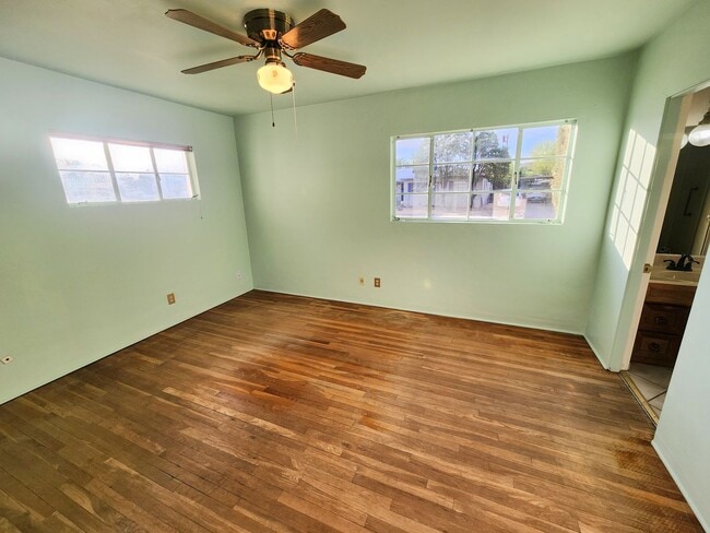 Building Photo - 414 Phillips Dr