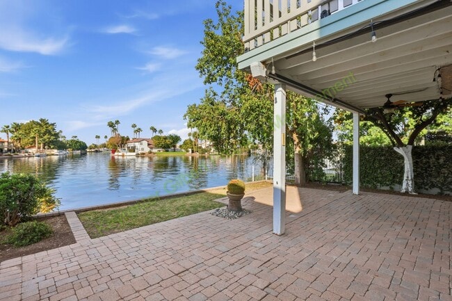 Building Photo - Lakefront Gilbert Home in Prime Location Near Parks, Shopping & Easy Freeway Access