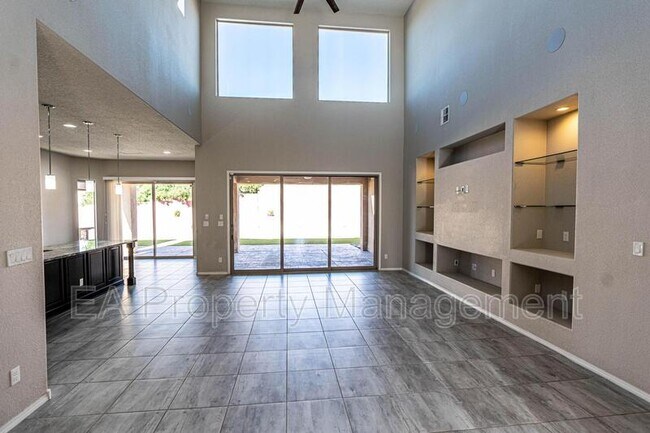 Building Photo - 827 Mesa Roja Trail NE