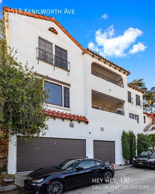 Building Photo - Spacious Spanish Duplex | Upper Two Bedroo...