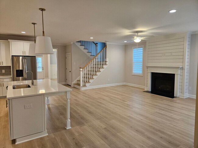 Building Photo - Unfurnished 4 bedroom, 3.5 bath Hampstead home in Magnolia Reserves Community