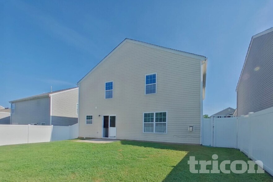 Building Photo - 2641 Cider Ridge Rd