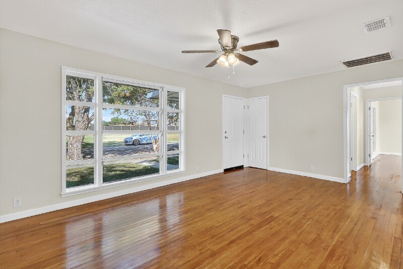 Building Photo - 4634 Weir Dr