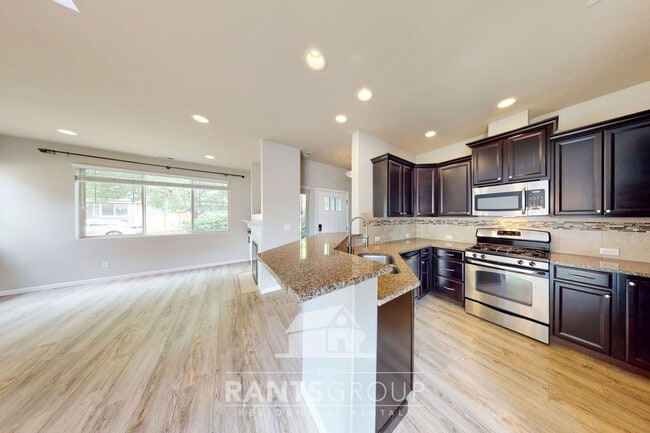 Building Photo - Stylish 3-Bedroom Townhome in Great West Olympia Location