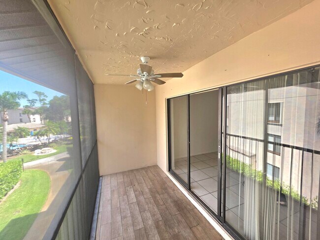 Building Photo - 203 Foxtail Dr