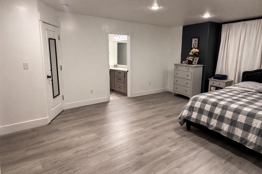 Master room - 1289 S 1050 E
