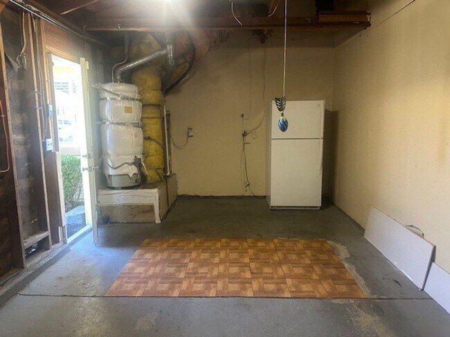 Building Photo - 55-1309