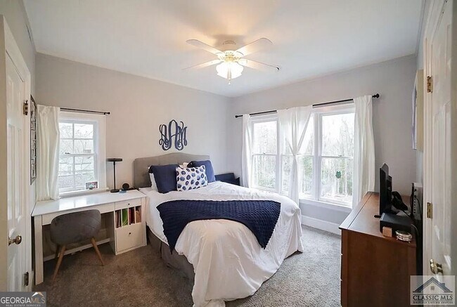 Building Photo - 482 Highland Ave