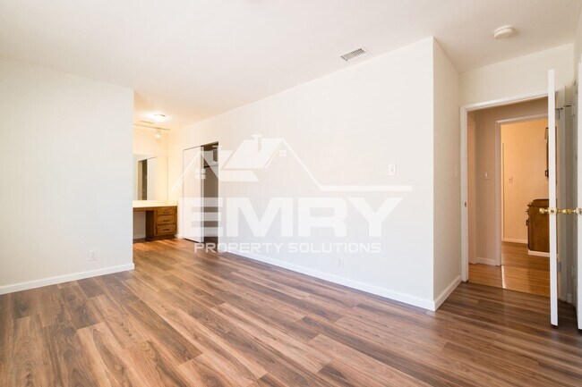 Building Photo - 4743 Levelside Ave