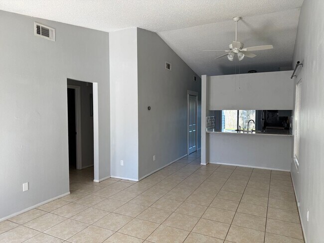 Building Photo - Duplex