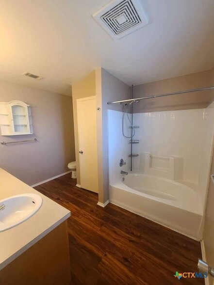 Building Photo - 4504 Aspen Dr