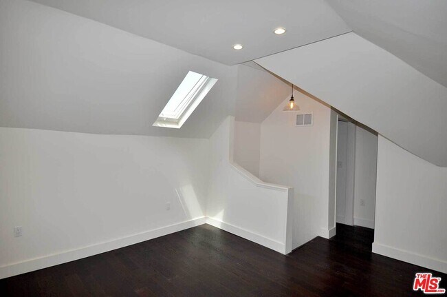 Building Photo - 2315 2nd St