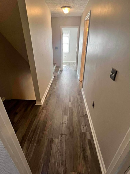 Building Photo - 644 Beaverview Dr