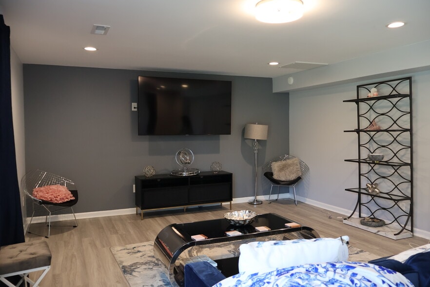 Building Photo - 3497 Castleton Hl