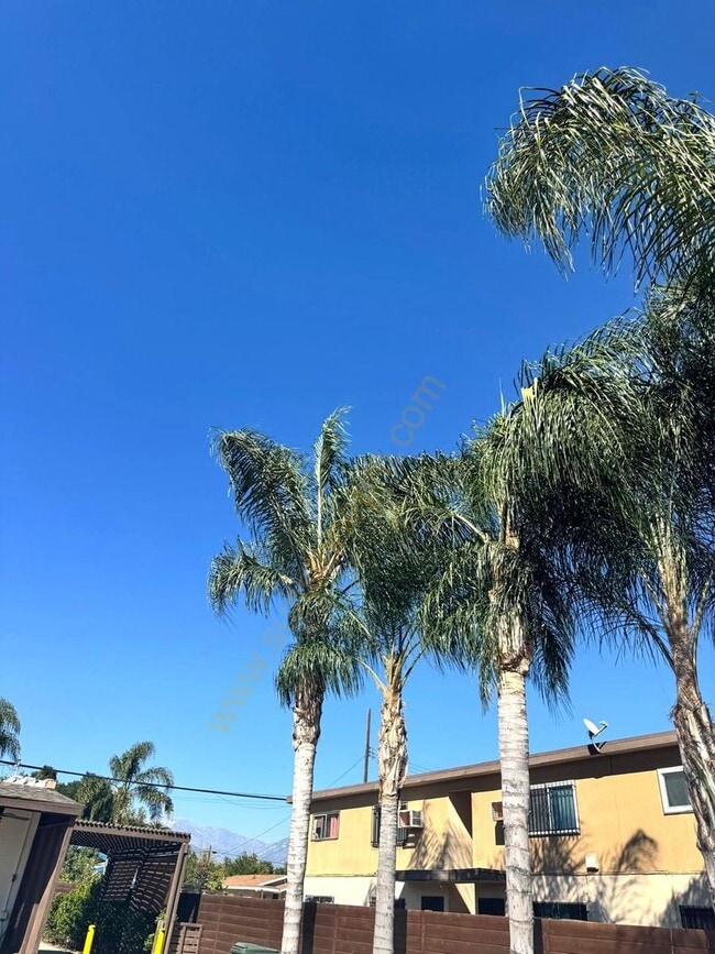 Building Photo - Beautifual Home