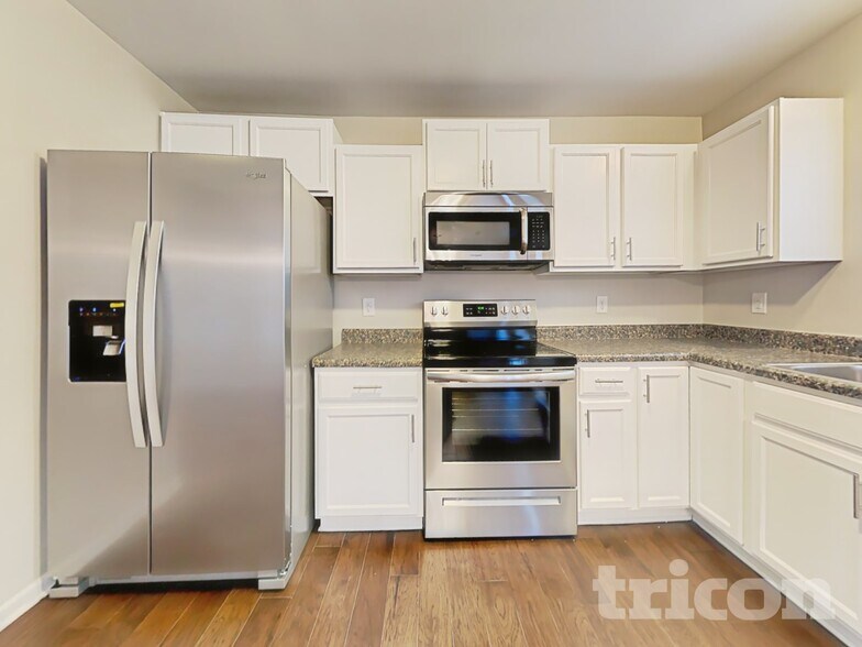 Building Photo - 4600 Montelena Dr