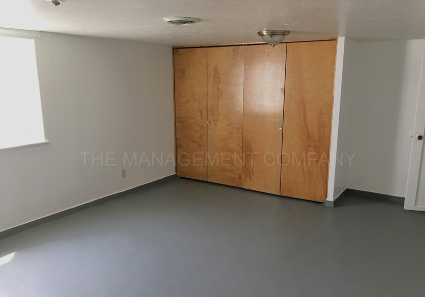 Building Photo - 2395 E 3000 N