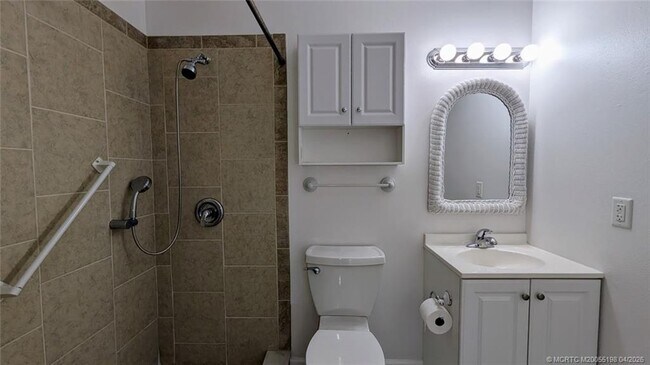 Building Photo - 2929 SE Ocean Blvd