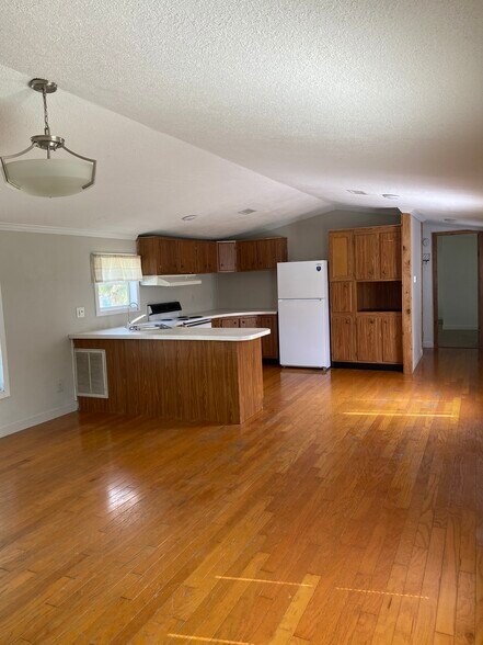 Building Photo - 17014 Meridian Blvd