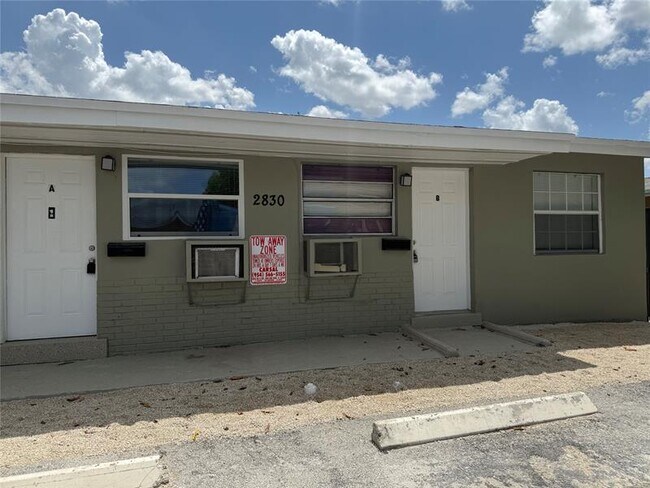 Building Photo - 2830 NW 15th Ct