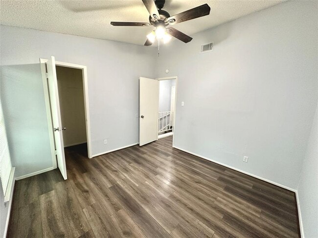 Building Photo - 3822 Southway Dr