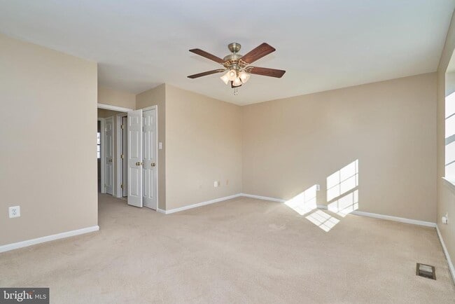 Building Photo - 8038 Sleepy View Ln
