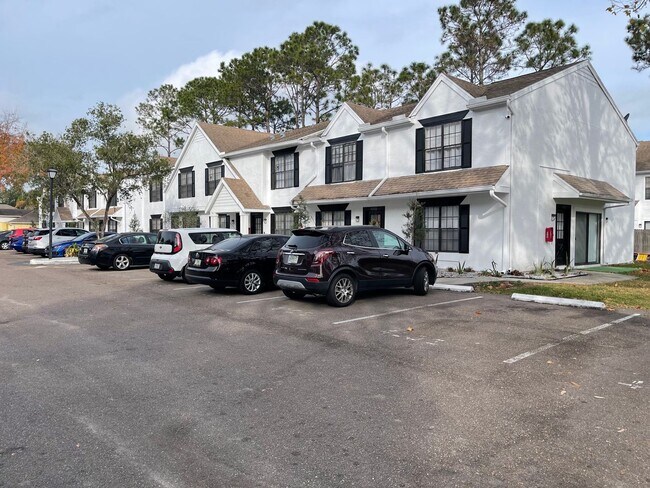 Interior Photo - Saint Andrews Square Townhomes