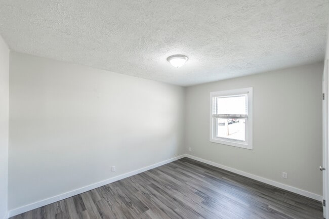 Building Photo - 163 Drivers Ln