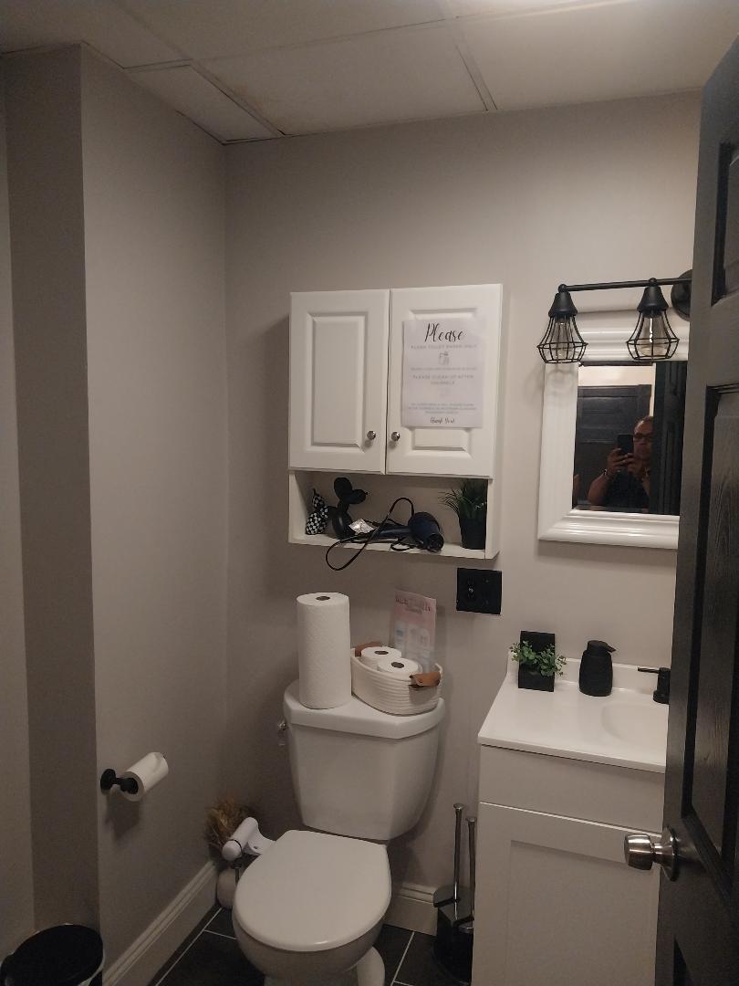 Building Photo - 1656 N Shore Rd