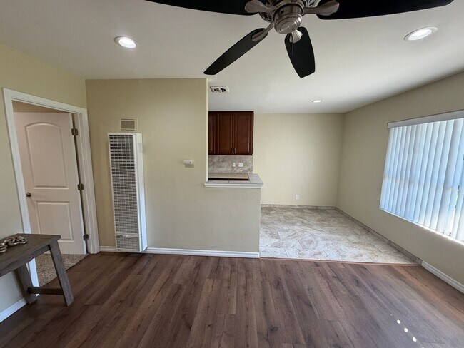 Building Photo - 2227 E Westport Dr