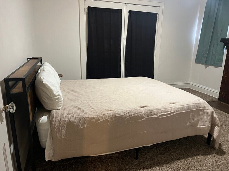 Building Photo - 508 Dickenson St